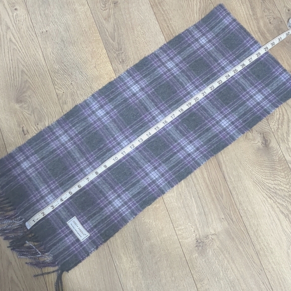 Joseph Abboud 70% Wool And 30% cashmere plaid scarf - Picture 4 of 5